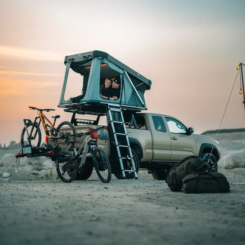Thule Widesky – Two-Person Hardshell Rooftop Tent 1