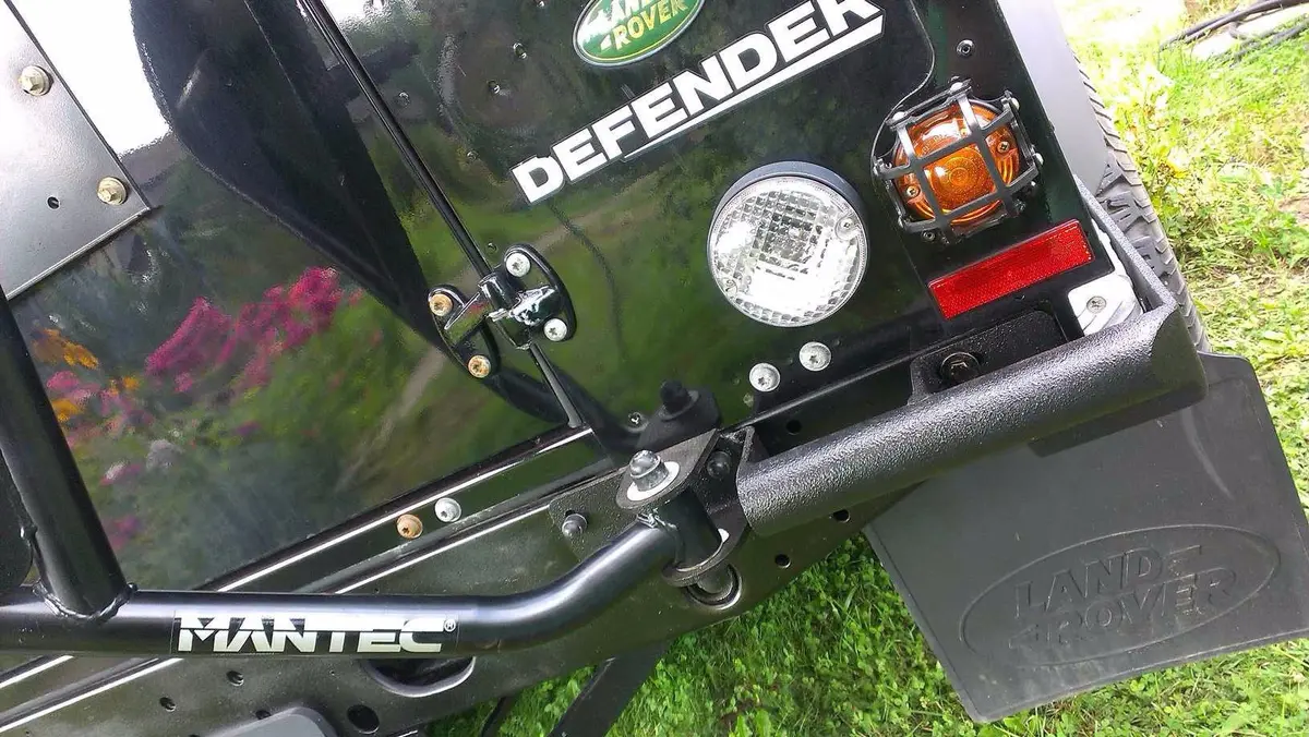 Rear Lights Guards Land Rover Defender 90/110 1