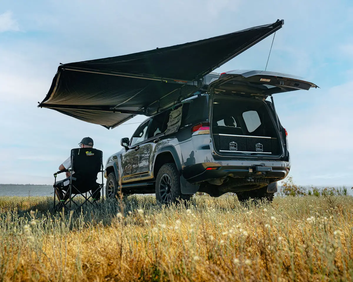 Deltawing 180° Awning 1
