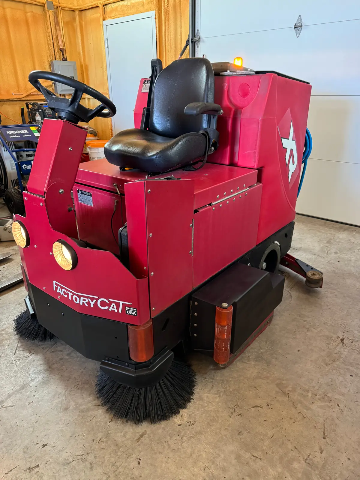 Factory Cat Xr 46-C Rider Floor Scrubber 1