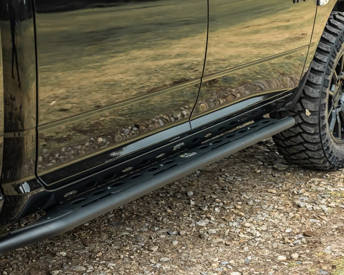 Raid Heavy Duty Side Steps For Ram 1500 Classic (2019+) 1