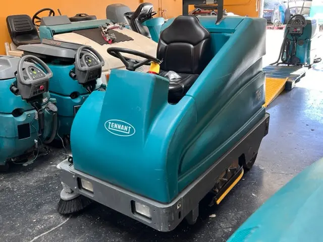 Tennant T15 Floor Scrubber 1