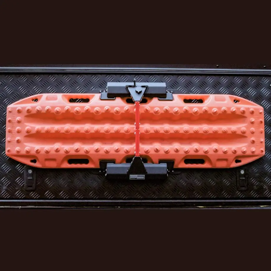 Maxtrax Recovery Board Quick Mount 1