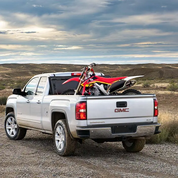 Chevy Silverado Hd & Gmc Sierra Hd  | Hard Folding Tonneau Cover 1