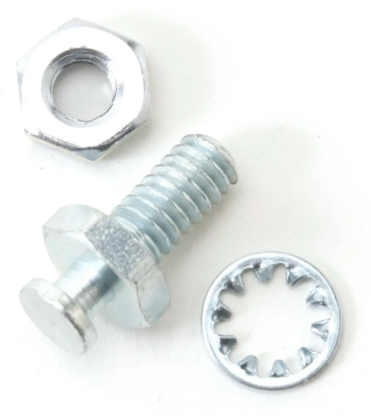 Edelbrock Throttle Lever Mounting Studs – Kit 8018 For Carburetor Applications 1